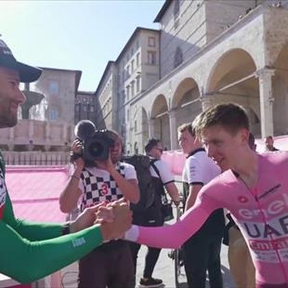 Giro d’Italia | “Piano, piano!” – Filippo Ganna wil dat Tadej Pogacar rustig aan doet in tijdrit