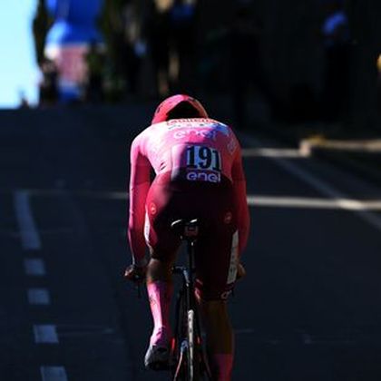 Giro d’Italia | Pogacar steviger in roze, Uijtdebroeks is wit kwijt aan Plapp - De klassementen