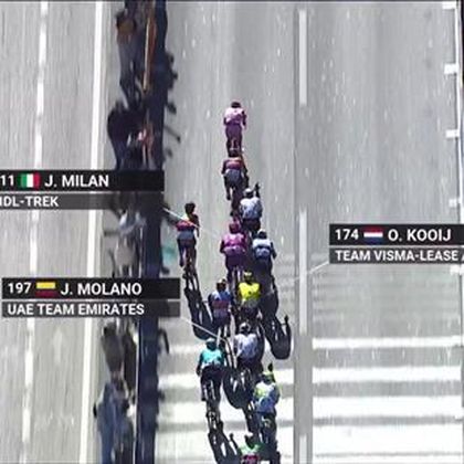 Giro d’Italia | Bekijk vanuit de lucht hoe Kooij wint in Napels - “Van deze beelden word je blij"