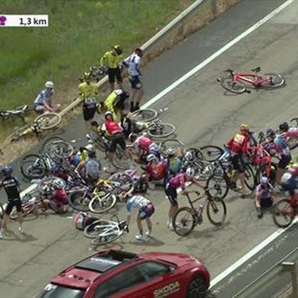 Une grosse chute et un finish au sprint : une fin de 3e étape mouvementée sur le Tour de Burgos