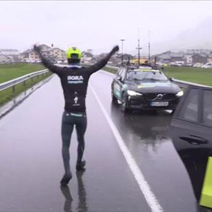 Giro d’Italia | Veel vertwijfeling voor start in Livigno - Bus laat Bora-renners achter in de kou