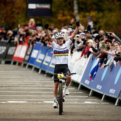 Hatherly caps off title-winning campaign with Mont-Sainte-Anne masterclass; Lecomte storms to win