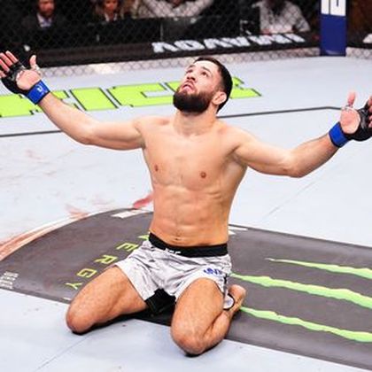 Imavov maakt gigantisch statement en finisht Adesanya tijdens UFC Saudi Arabia