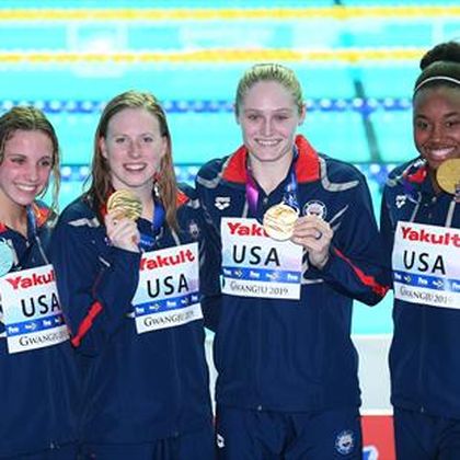U.S. women set world record in 4x100m medley relay at world champs