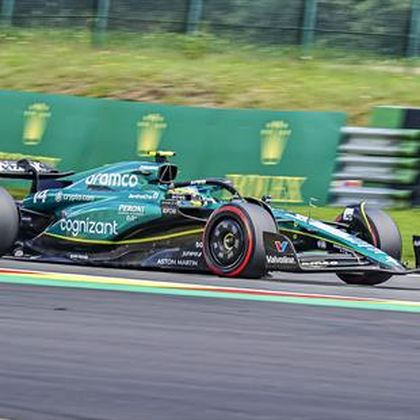 Alonso ilusiona: segundo en los primeros libres solo por detrás de Verstappen