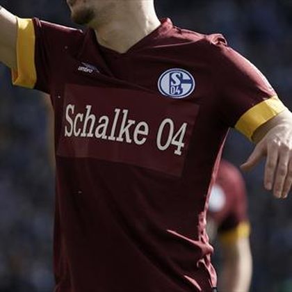 Schalke inaugure son "nouveau" maillot sans son sponsor russe Gazprom