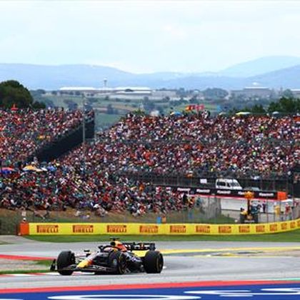F1 | Max Verstappen kent geen enkele concurrentie in GP van Spanje en komt dichtbij Ayrton Senna