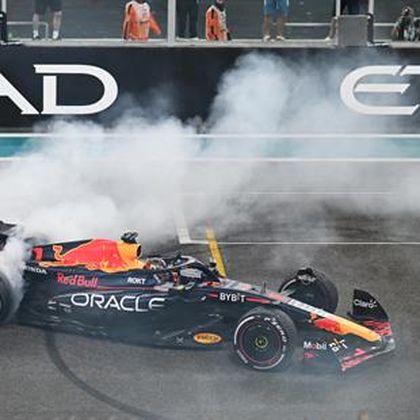 Hamiltont aggasztja a Red Bull előnye: „augusztus óta nem fejlesztettek, de 17 másodperccel nyertek”