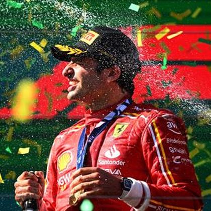 Resumen GP Australia: Sainz completa la gesta en el KO de Verstappen y Alonso da el do de pecho