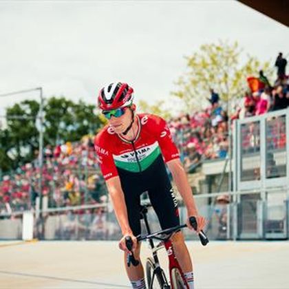 Valter Attila ismét bukott a Giro d’Italián, és sajnos megint nem kicsit