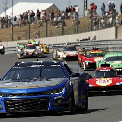 24 uur van Le Mans | NASCAR-auto grote publiekslieveling met grote namen achter het stuur