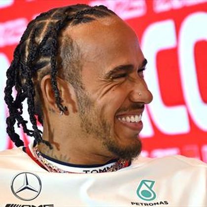 Hamilton denies Ferrari move talk, says new deal with Mercedes is close