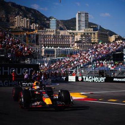 A harmadik monacói szabadedzésen Hamilton csapta oda az autóját, egymás nyakában a Red Bullok