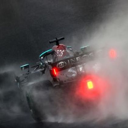 Hiába nyert Hamilton, mégis Verstappen indulhat az első sorból