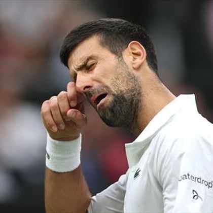 Djokovic bøtelagt etter racketknusing