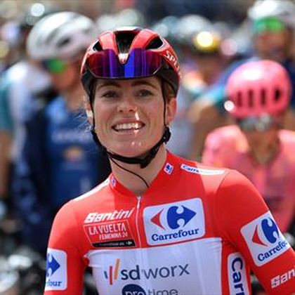La Vuelta Femenina Stage 6 LIVE - Can Vollering make further dent in rivals?