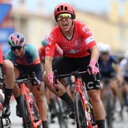 La Vuelta Femenina Stage 2 recap – Jackson wins sprint