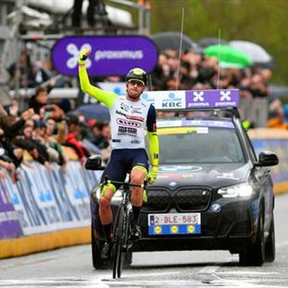 Kristoff defies rain and wind to ride to incredible solo victory in Scheldeprijs