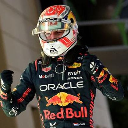 F1 | WK-stand na Bahrein - Verstappen zet Hamilton en Leclerc direct op flinke achterstand