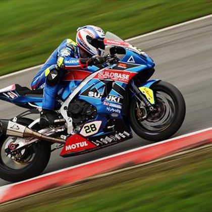 Ray clinches crucial pole at Cadwell Park