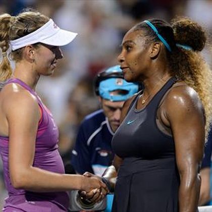 Serena storms into third round in Toronto