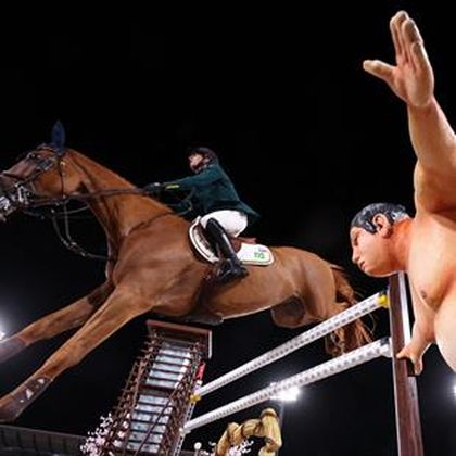 Hípica | El realista muñeco de sumo que sorprende a los jinetes y asusta a los caballos