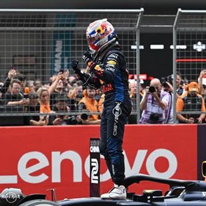 Resumen GP China: Alonso pone la diversión en un nuevo paseo de Verstappen