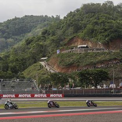 Race 1 of final World Superbike round pushed back to Sunday due to poor weather