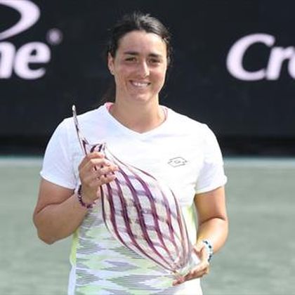 Jabeur beats Bencic in Charleston Open final to start clay season in style