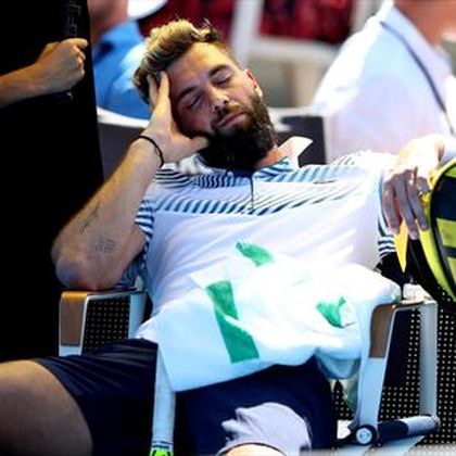 Paire falls asleep during defeat to baffled Norrie