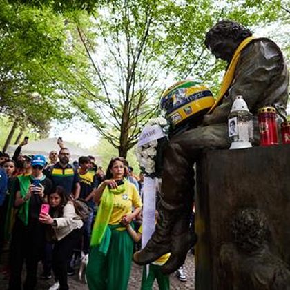 30 Jahre nach Tragödie: Tausende Fans gedenken Senna und Ratzenberger