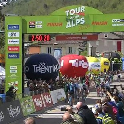 Paret-Peintre tager etapen mens Lopez løber med samlet sejr i Tour of the Alps – se afslutningen her