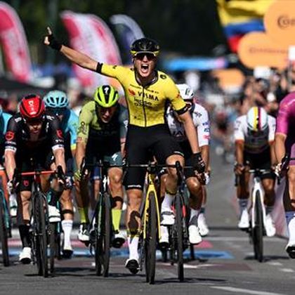 Giro d'Italia Stage 9 LIVE – Kooij wins after wild finale in Napoli