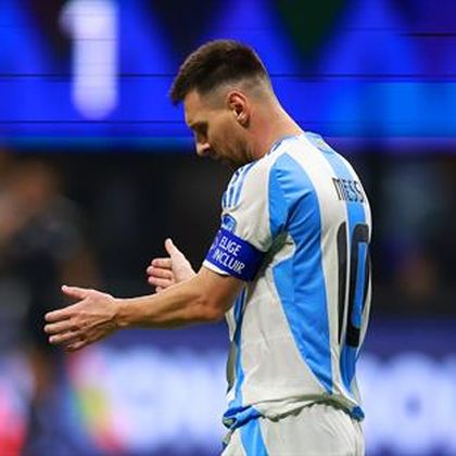 'Espero que não seja nada sério' – Messi sofre susto com lesão e Argentina chega às eliminatórias