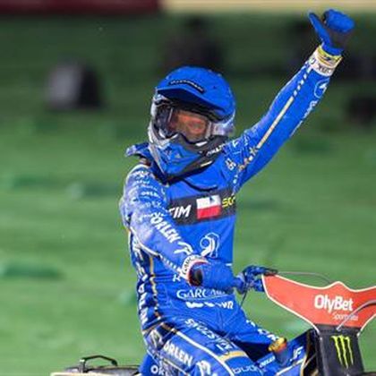 Zmarzlik extends series lead with impressive victory in Riga