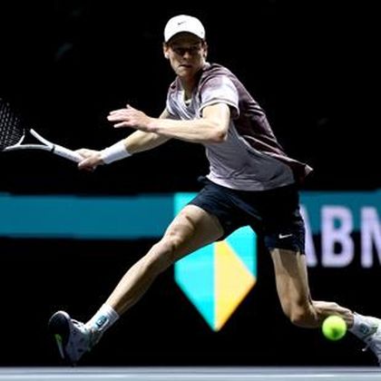 Rotterdam | Australian Open-winnaar Jannik Sinner slaat sprookje Tallon Griekspoor aan flarden