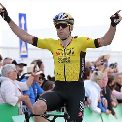 Stage 3 Highlights: Van Aert claims victory in thrilling sprint finish