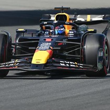 Verstappen sigue sin rival y logra otra pole; Sainz saldrá tercero y Alonso 15º