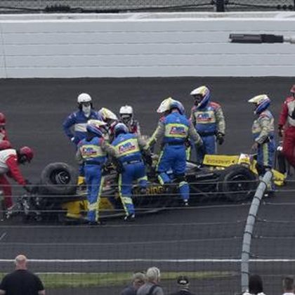 Überschlag und Dreher: Schreckmomente bei Indianapolis 500