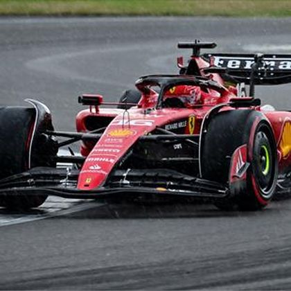Leclerc domina los últimos libres pasados por agua con Alonso en tercera posición