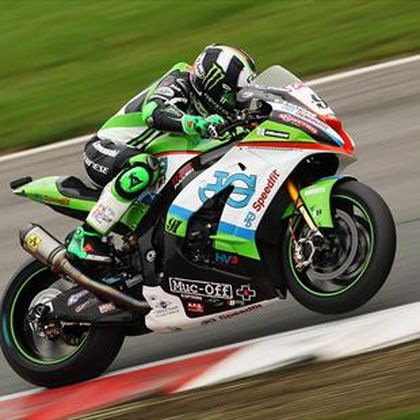 Haslam does double after Dixon fails with final-lap pass at Cadwell