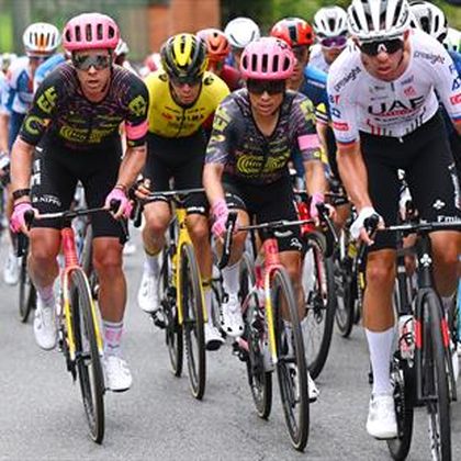 Giro d'Italia Stage 3 LIVE - Sprinters look to capitalise as Pogacar holds on to maglia rosa