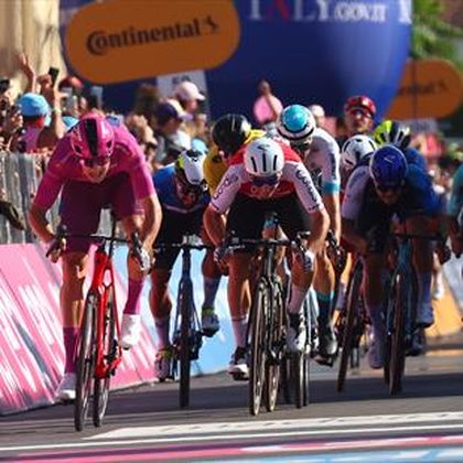 Giro: oldalszél, támadások, majd sprint és újabb olasz siker