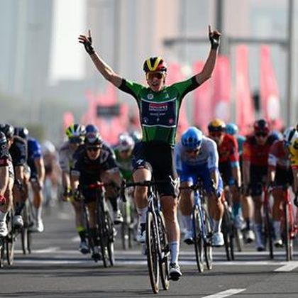 UAE Tour | Merlier neemt de kortste weg en sprint naar tweede overwinning in Abu Dhabi