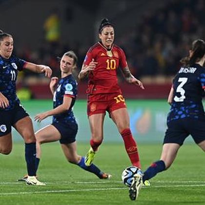 Nations League | Oranje Leeuwinnen verliezen van Spanje in strijd om ticket Paris 2024 - hoop blijft