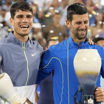 "Les Espagnols ne meurent jamais" : Alcaraz-Djokovic, les rires après la joute