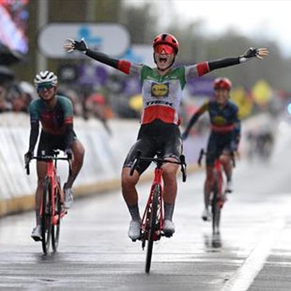 Ronde van Vlaanderen | Elisa Longo Borghini beloont perfecte dag Lidl-Trek, Shirin van Anrooij derde