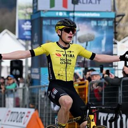 Vingegaard storms to Stage 5 victory at Tirreno-Adriatico, Froome withdraws