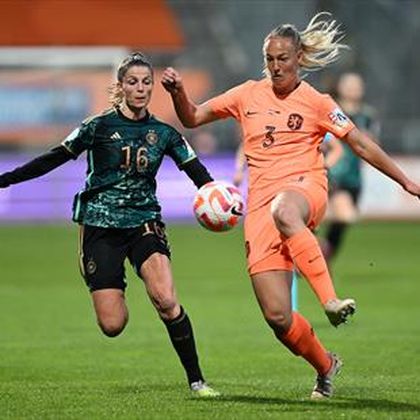 Oranjevrouwen | Nederland veel beter, maar toch verlies tegen Duitsland