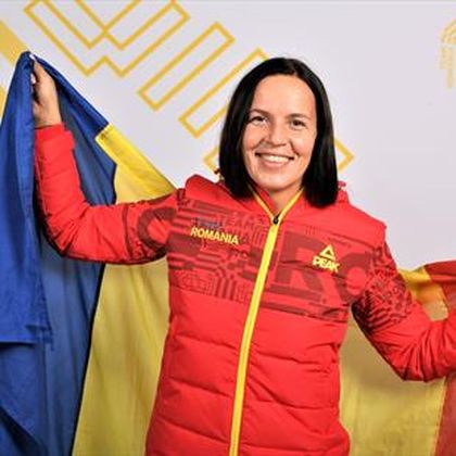 RALUCA STRĂMĂTURARU: "Fluturi în stomac. A fost o onoare să fiu port-drapelul României! "